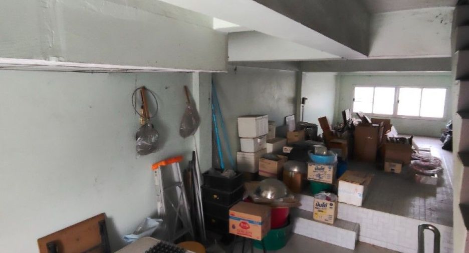 For sale 3 ベッドルーム retail Space in Bang Sao Thong, Samut Prakan