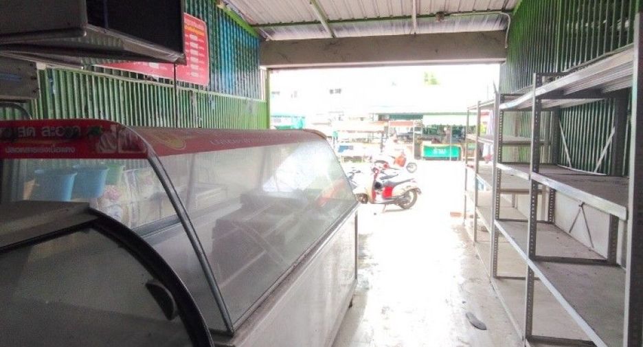 For sale 3 ベッドルーム retail Space in Bang Sao Thong, Samut Prakan