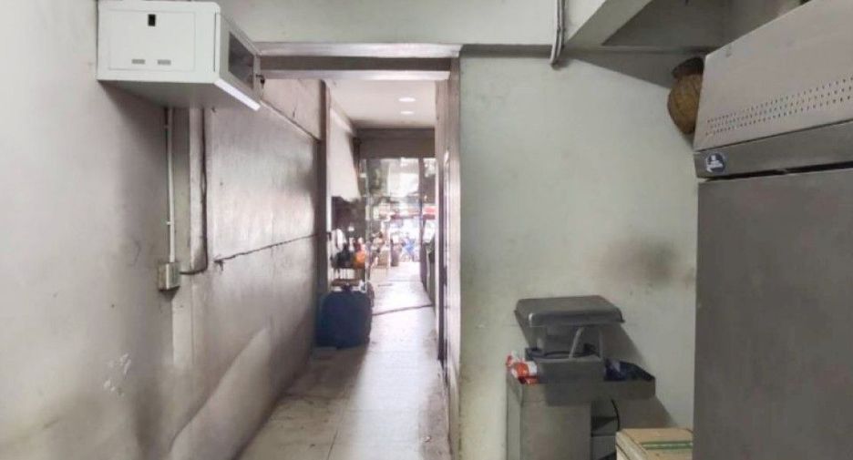 For sale 3 ベッドルーム retail Space in Bang Sao Thong, Samut Prakan