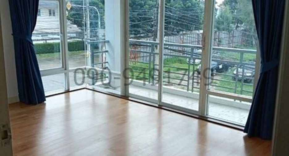 For rent 3 bedrooms townhouse in Min Buri, Bangkok