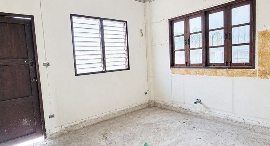 Продажа 3 спальни дом в Пхаси Чароен, Бангкок