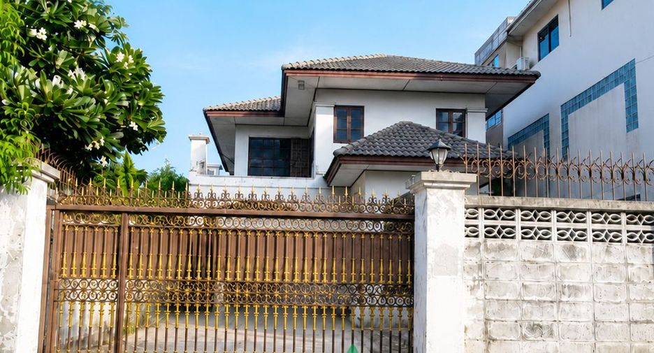 Продажа 3 спальни дом в Пхаси Чароен, Бангкок