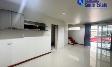出售 3 卧室 联排别墅 在 Lam Luk Ka, Pathum Thani