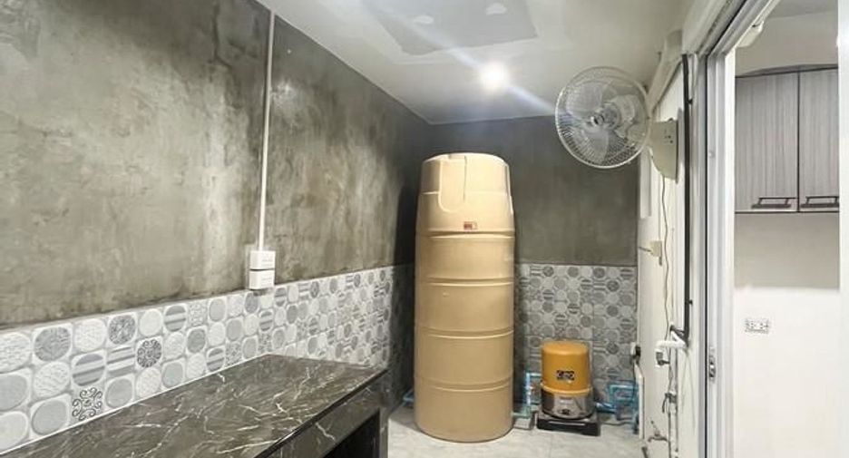 Reihenhaus zum Kauf mit 3 Zimmer in Lam Luk Ka, Pathum Thani