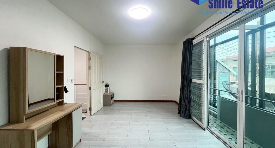 Reihenhaus zum Kauf mit 3 Zimmer in Lam Luk Ka, Pathum Thani