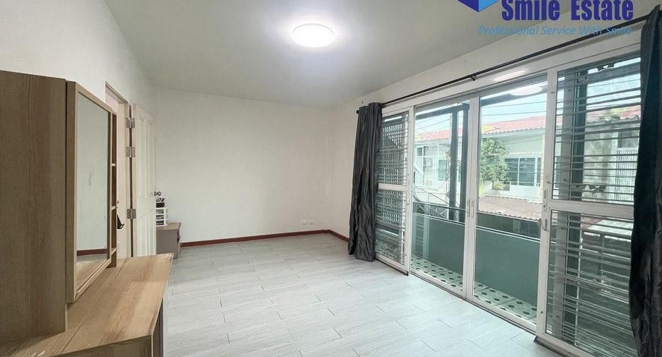 Reihenhaus zum Kauf mit 3 Zimmer in Lam Luk Ka, Pathum Thani