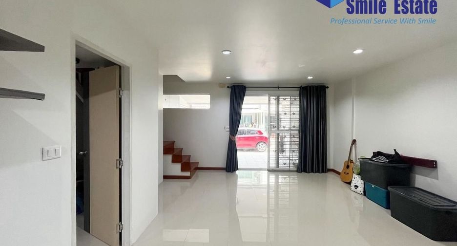 Reihenhaus zum Kauf mit 3 Zimmer in Lam Luk Ka, Pathum Thani
