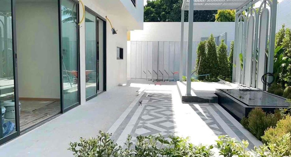 Haus zum Kauf mit 4 Zimmer in Lat Phrao, Bangkok