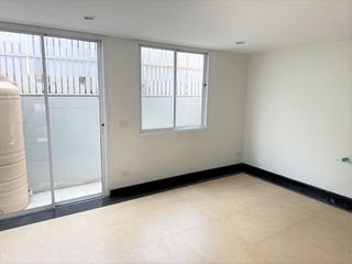 Casa adosada en alquiler de 3 habitaciones en Bang Bua Thong, Nonthaburi