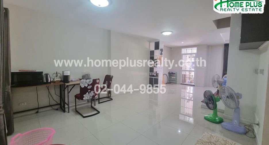 For rent and for sale 3 bedrooms townhouse in Lam Luk Ka, Pathum Thani
