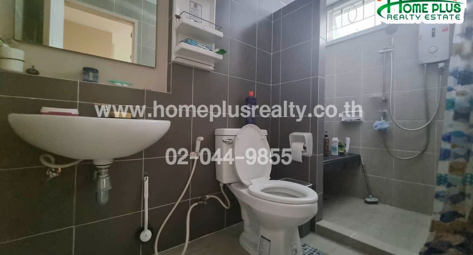 For rent and for sale 3 bedrooms townhouse in Lam Luk Ka, Pathum Thani
