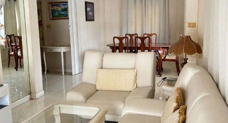 À vendre 3 chambres maison à Si Racha, Chonburi