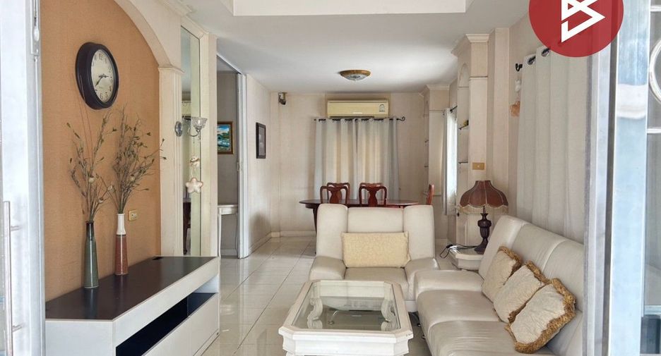 À vendre 3 chambres maison à Si Racha, Chonburi