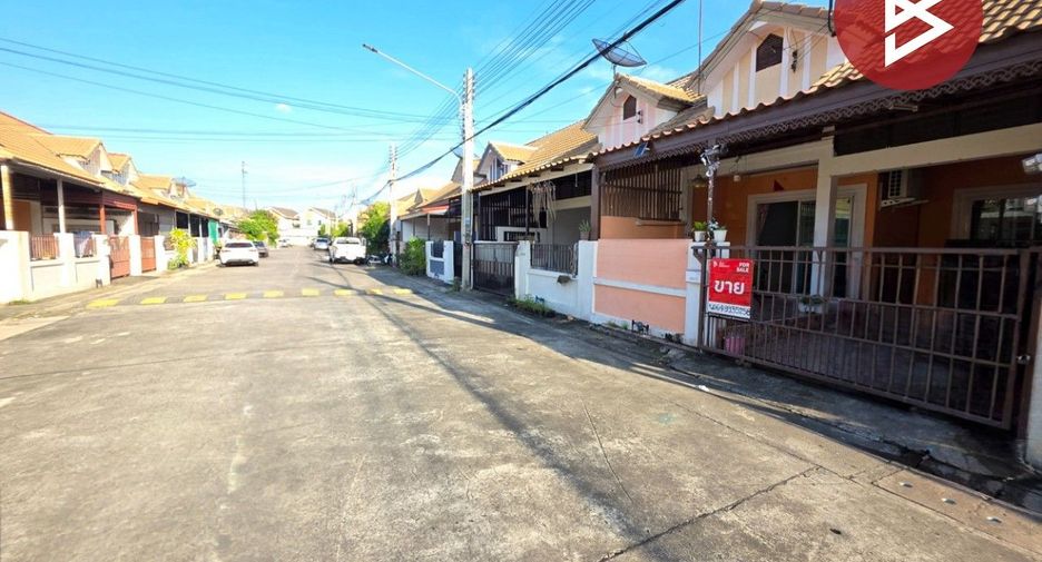 For sale 2 bedrooms townhouse in Si Racha, Chonburi
