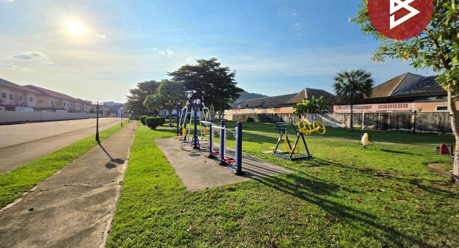 For sale 2 bedrooms townhouse in Si Racha, Chonburi