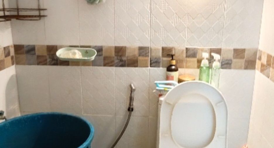 Casa adosada en venta de 2 habitaciones en Mueang Nakhon Si Thammarat, Nakhon Si Thammarat