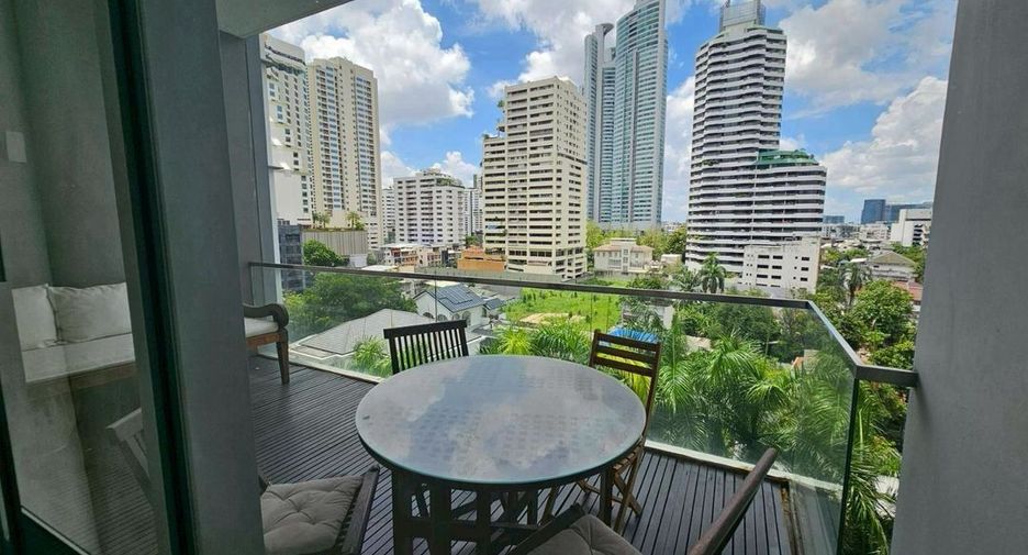 Condo en alquiler de 3 habitaciones en Khlong Toei, Bangkok