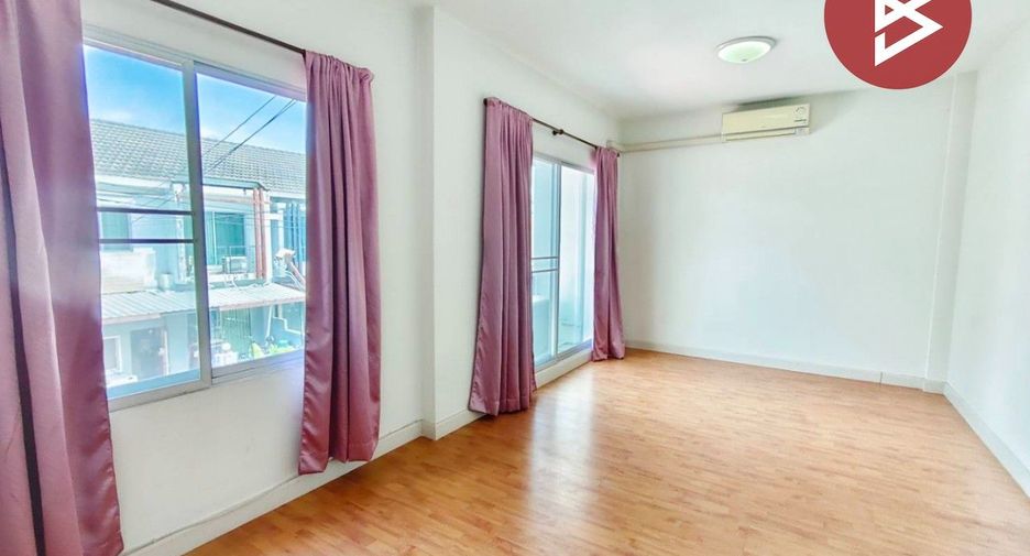 Casa adosada en venta de 3 habitaciones en Nong Khaem, Bangkok