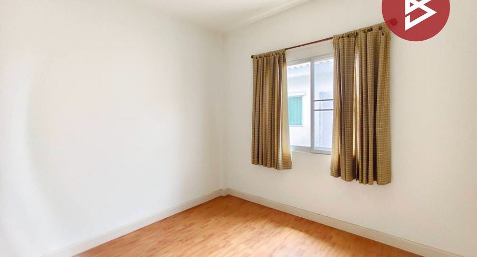 Casa adosada en venta de 3 habitaciones en Nong Khaem, Bangkok