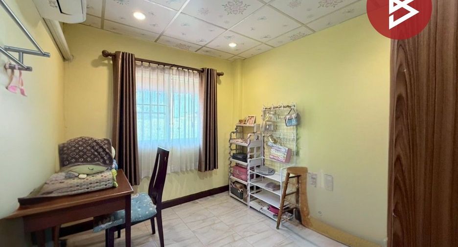 Casa adosada en venta de 4 habitaciones en Bang Bua Thong, Nonthaburi