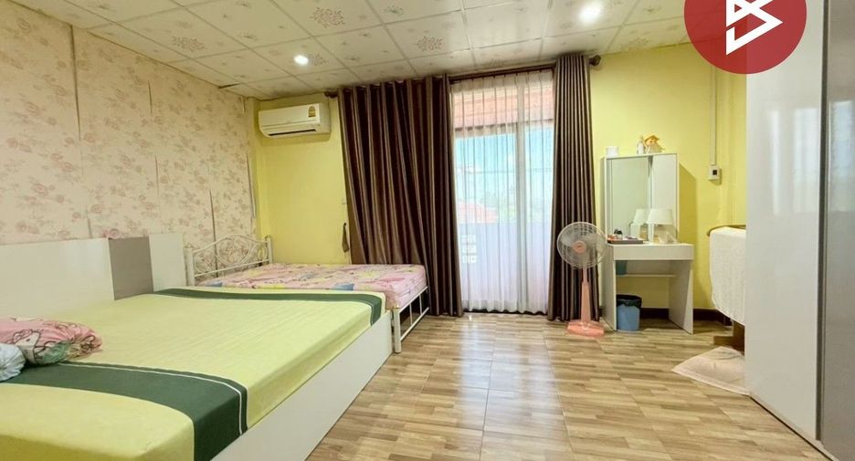 Casa adosada en venta de 4 habitaciones en Bang Bua Thong, Nonthaburi