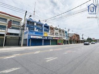 Local comercial en venta de 6 habitaciones en Bang Bua Thong, Nonthaburi