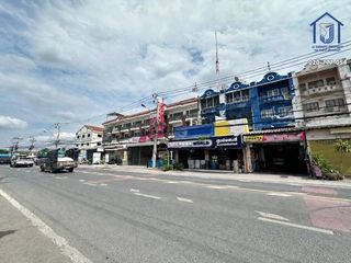 Local comercial en venta de 6 habitaciones en Bang Bua Thong, Nonthaburi