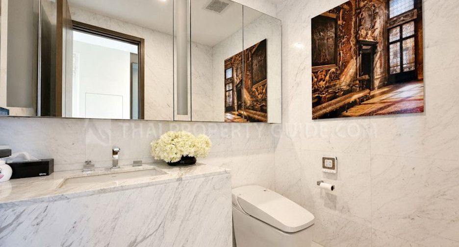 For rent and for sale 2 bedrooms condo in Watthana, Bangkok