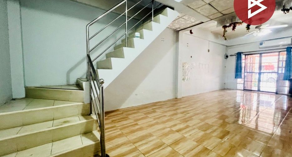 Casa adosada en venta de 2 habitaciones en Phra Samut Chedi, Samut Prakan