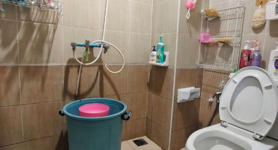 Casa adosada en venta de 3 habitaciones en Bang Bua Thong, Nonthaburi