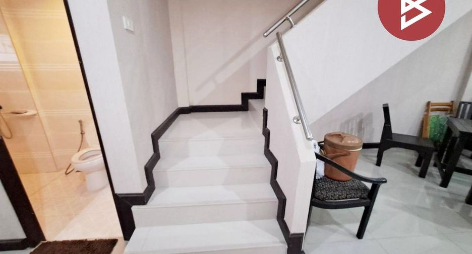 Casa adosada en venta de 2 habitaciones en Si Racha, Chonburi