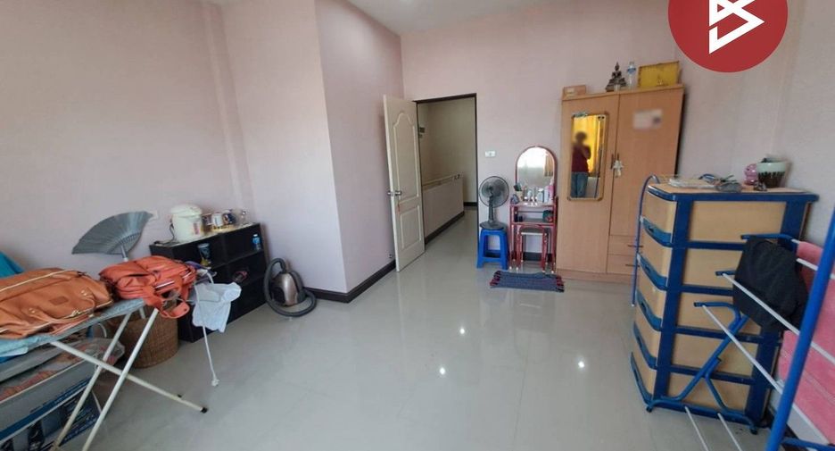 Casa adosada en venta de 2 habitaciones en Si Racha, Chonburi