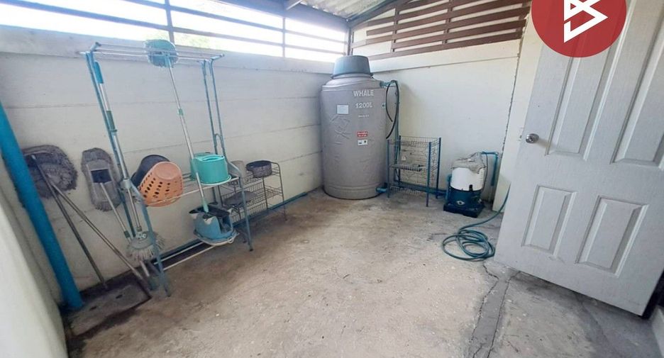 Casa adosada en venta de 2 habitaciones en Si Racha, Chonburi