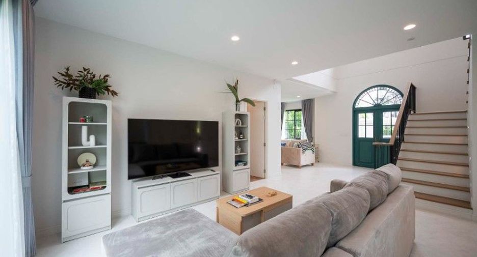 Haus zur Miete mit 4 Zimmer in Saphan Sung, Bangkok