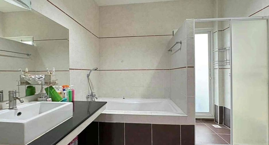 For sale 4 ベッドルーム villa in Bang Lamung, Chonburi