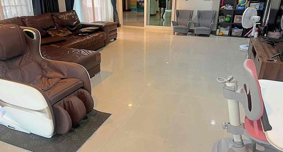 For sale 4 ベッドルーム villa in Bang Lamung, Chonburi