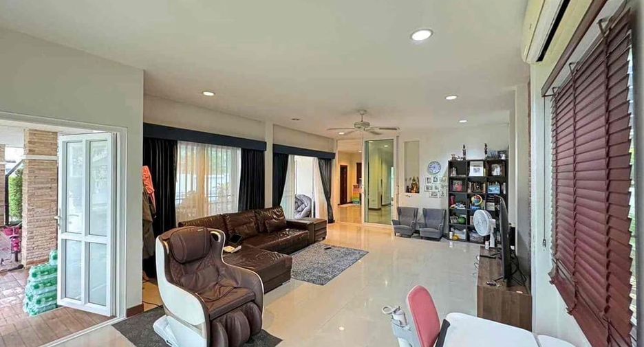 For sale 4 ベッドルーム villa in Bang Lamung, Chonburi