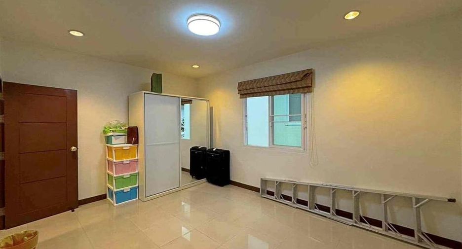 For sale 4 ベッドルーム villa in Bang Lamung, Chonburi