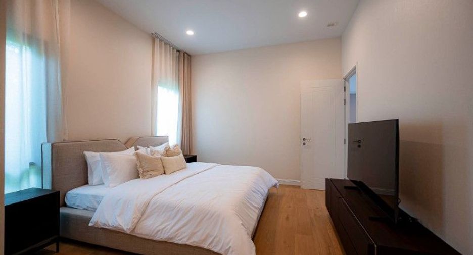 Haus zur Miete mit 5 Zimmer in Saphan Sung, Bangkok