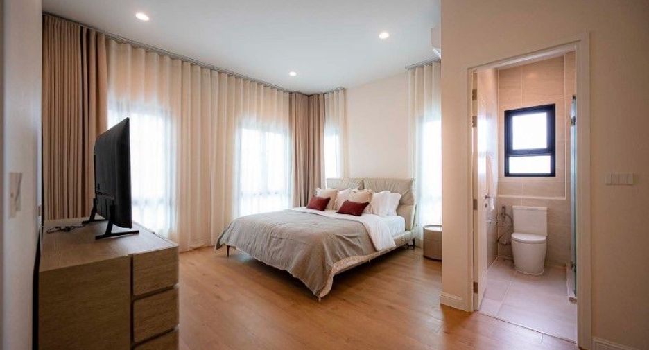 Haus zur Miete mit 5 Zimmer in Saphan Sung, Bangkok