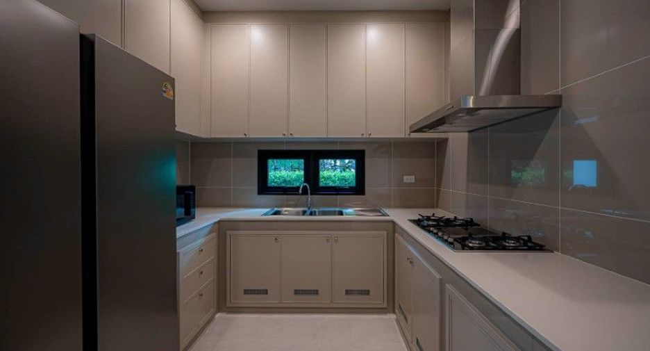 Haus zur Miete mit 5 Zimmer in Saphan Sung, Bangkok