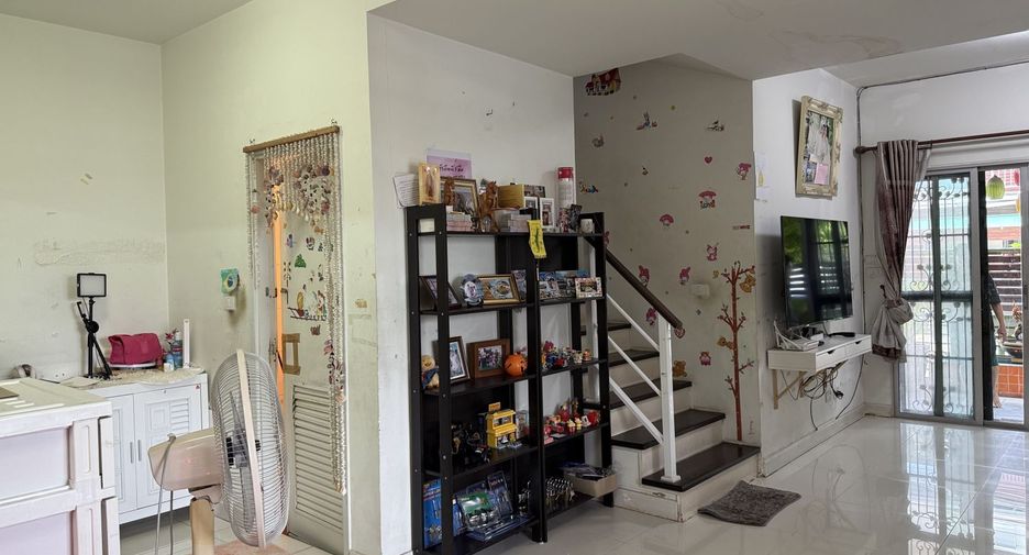 For sale 3 bedrooms townhouse in Prawet, Bangkok