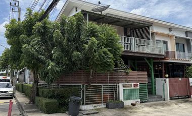 For sale 3 bedrooms townhouse in Prawet, Bangkok