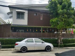 For sale 3 bedrooms townhouse in Prawet, Bangkok