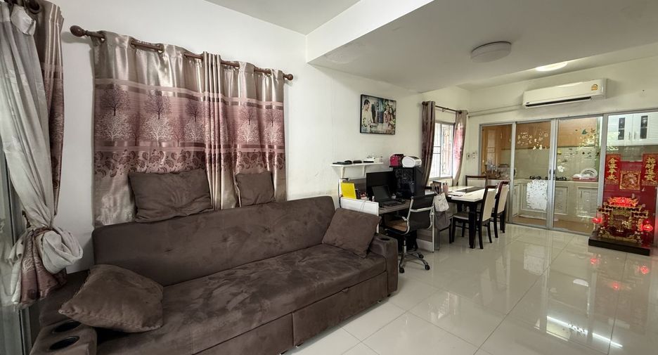 For sale 3 bedrooms townhouse in Prawet, Bangkok