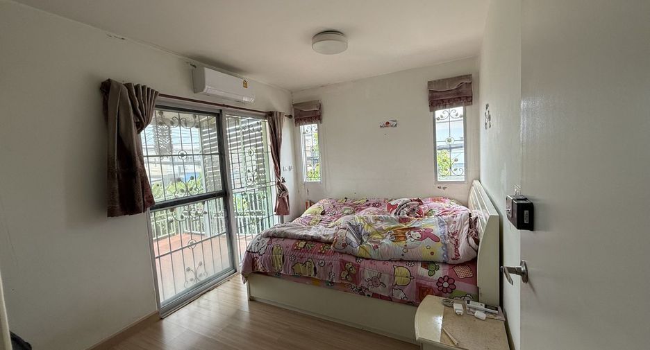 For sale 3 bedrooms townhouse in Prawet, Bangkok