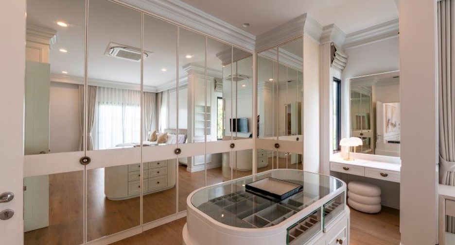 Haus zur Miete mit 5 Zimmer in Saphan Sung, Bangkok