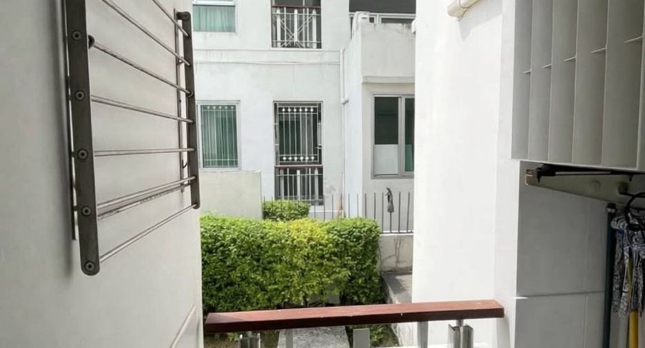 For sale 1 bed condo in Lat Krabang, Bangkok