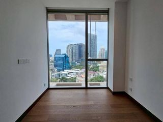 Condo en venta de 2 habitaciones en Bang Rak, Bangkok