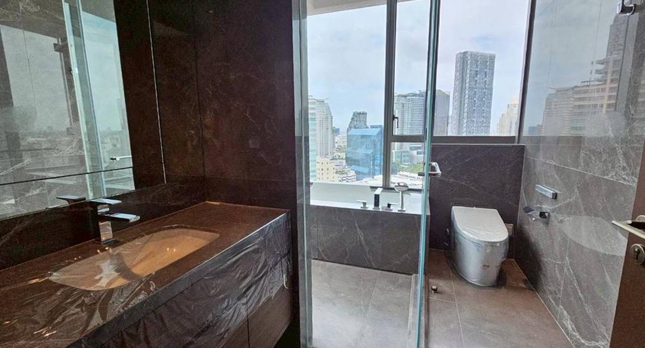 Condo en venta de 2 habitaciones en Bang Rak, Bangkok
